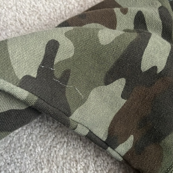 “Sub_urban Riot: Indoorsy Camo Sweatshirt size XS” - Picture 10 of 10
